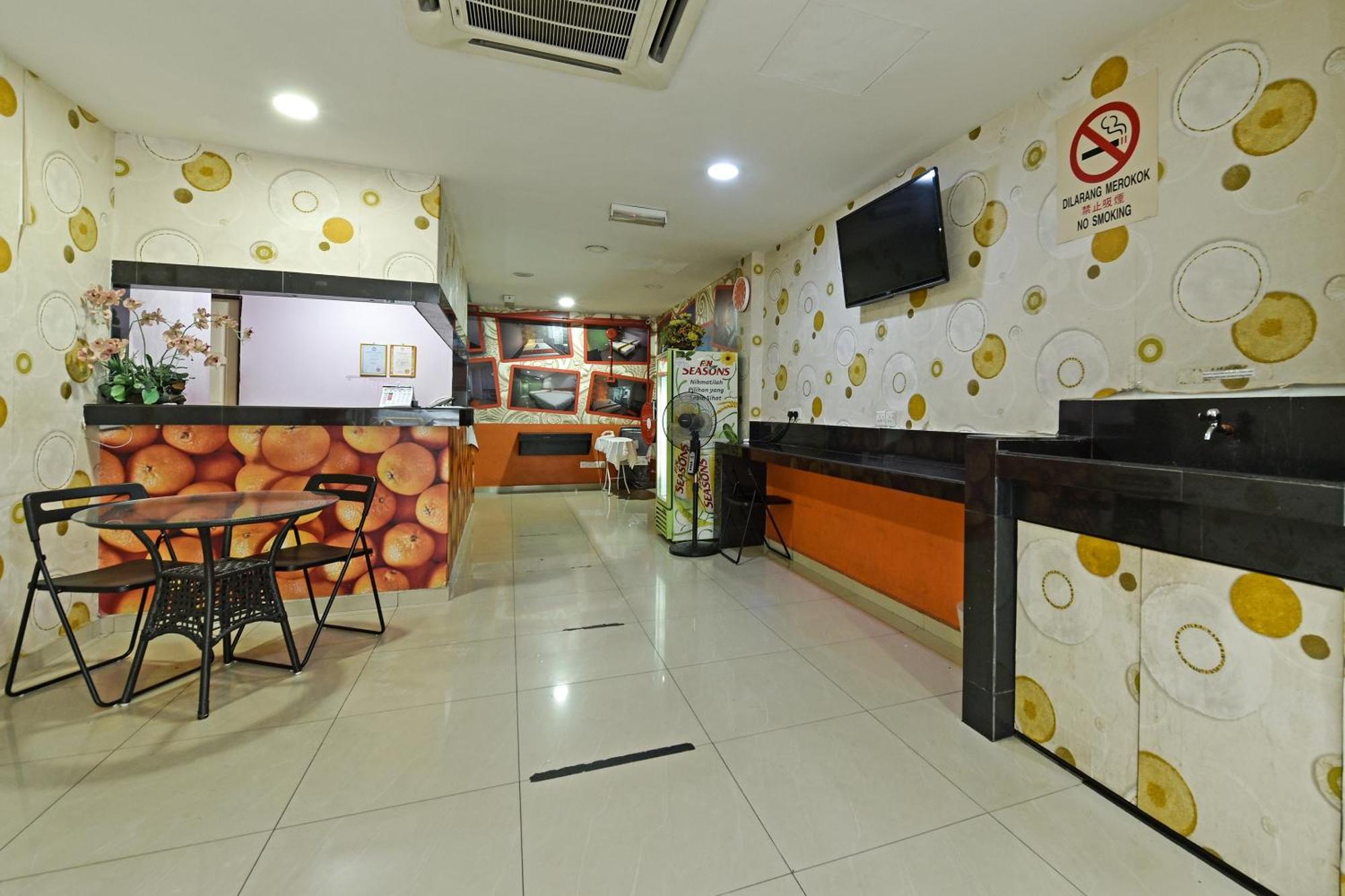Super Oyo 992 Orange Hotel Kuala Pilah Exterior photo