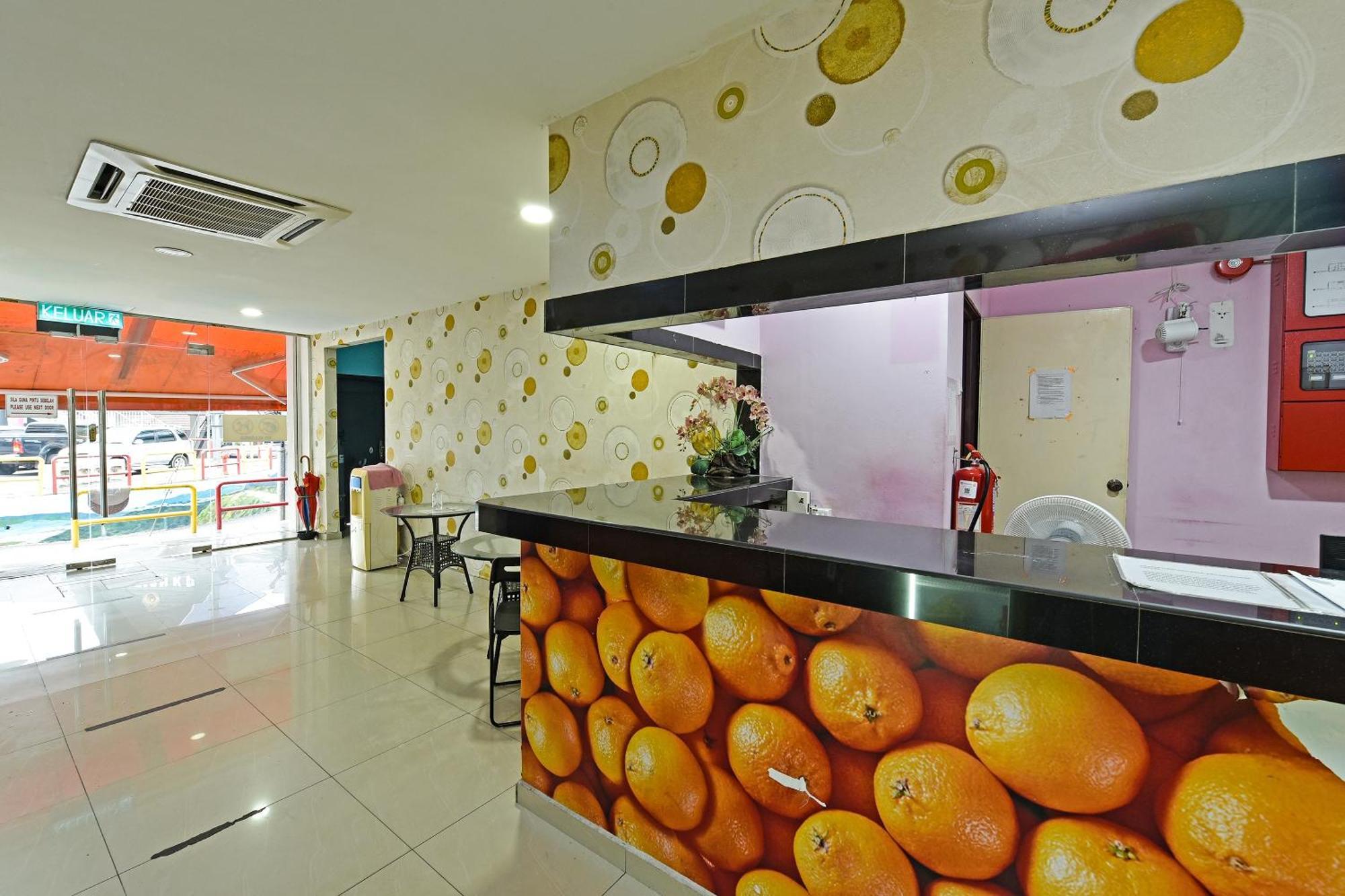 Super Oyo 992 Orange Hotel Kuala Pilah Exterior photo
